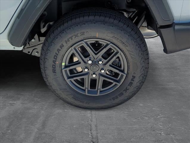 Photo of 2025 Bright White Clearcoat Jeep Wrangler