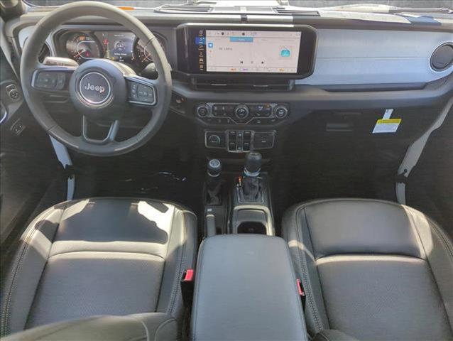 Photo of 2025 Bright White Clearcoat Jeep Wrangler