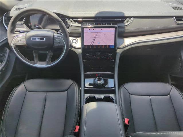 Photo of 2025 Silver Zynith Jeep Grand Cherokee