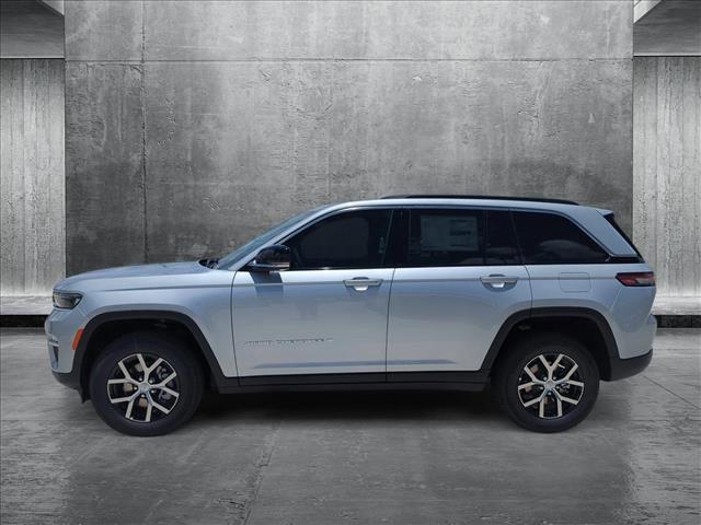 Photo of 2025 Silver Zynith Jeep Grand Cherokee
