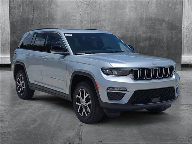 Photo of 2025 Silver Zynith Jeep Grand Cherokee