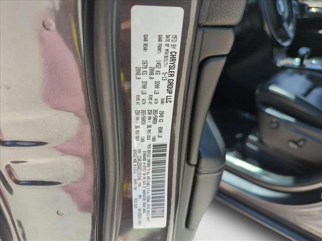 Photo of 2014 Granite Crystal Metallic Clearcoat Jeep Grand Cherokee