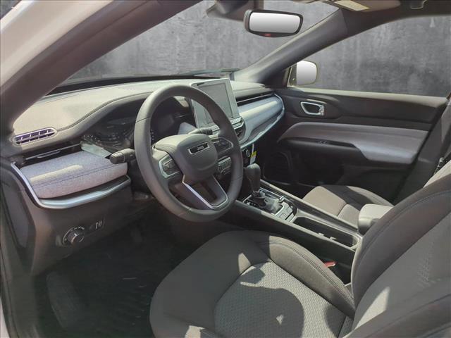 Photo of 2025 Bright White Clearcoat Jeep Compass