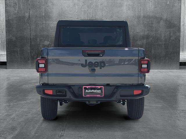 Photo of 2025 Granite Crystal Metallic Clearcoat Jeep Gladiator