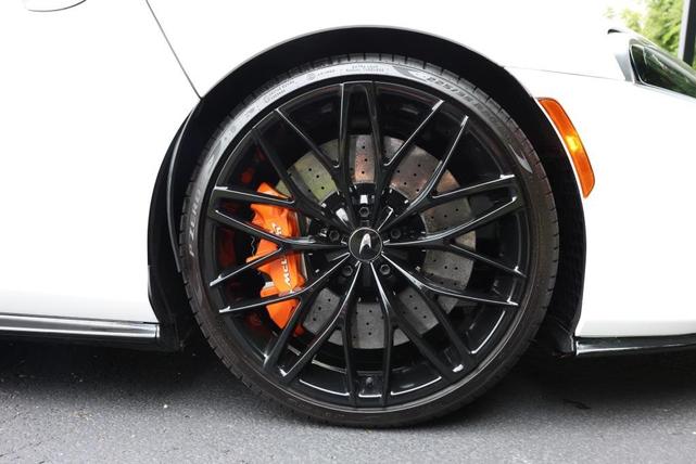 Photo of 2022 White McLaren GT