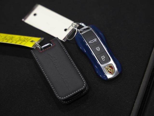 Photo of 2023 Azure Blue Porsche 911