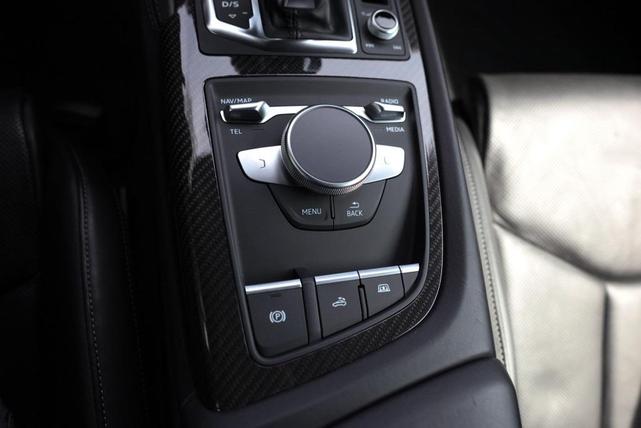 Photo of 2018 Black Metallic Audi R8