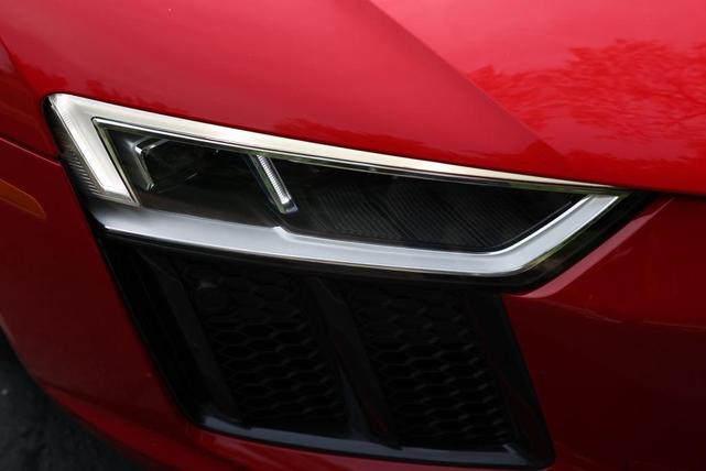 Photo of 2018 Black Metallic Audi R8