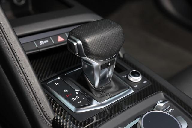 Photo of 2018 Black Metallic Audi R8