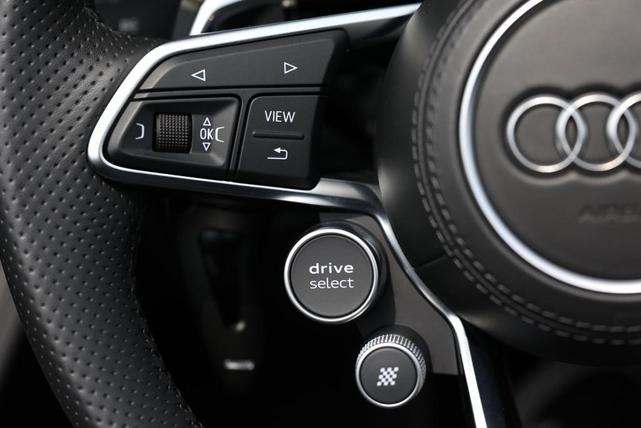 Photo of 2018 Black Metallic Audi R8