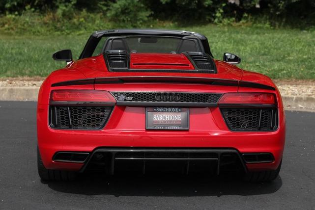 Photo of 2018 Black Metallic Audi R8
