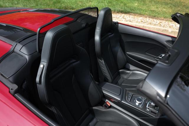 Photo of 2018 Black Metallic Audi R8