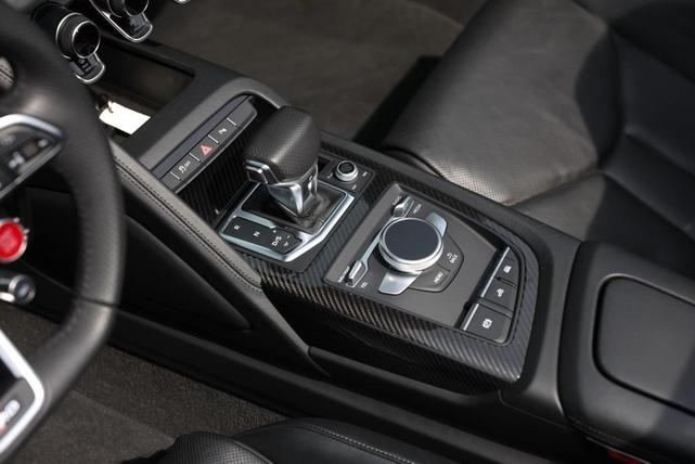 Photo of 2018 Black Metallic Audi R8