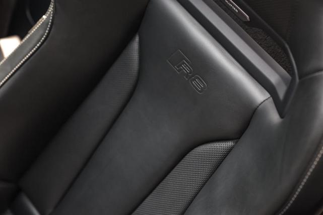 Photo of 2018 Black Metallic Audi R8