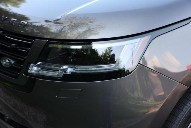Photo of 2023 Black Land Rover Range Rover