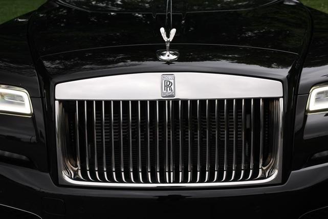 Photo of 2018 Lyrical Copper Rolls-Royce Dawn