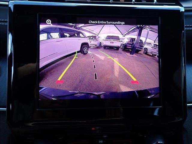 Photo of 2025 Diamond Black Crystal Pearlcoat Jeep Grand Cherokee L