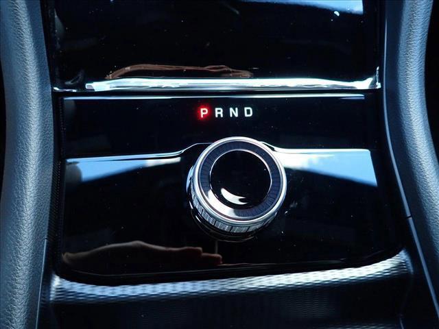 Photo of 2025 Diamond Black Crystal Pearlcoat Jeep Grand Cherokee L