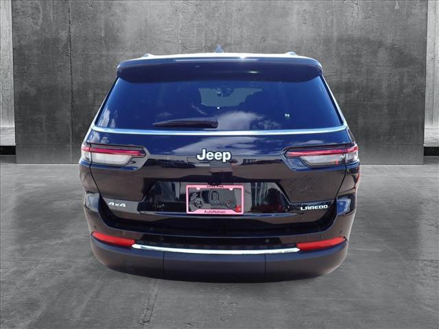 Photo of 2025 Diamond Black Crystal Pearlcoat Jeep Grand Cherokee L
