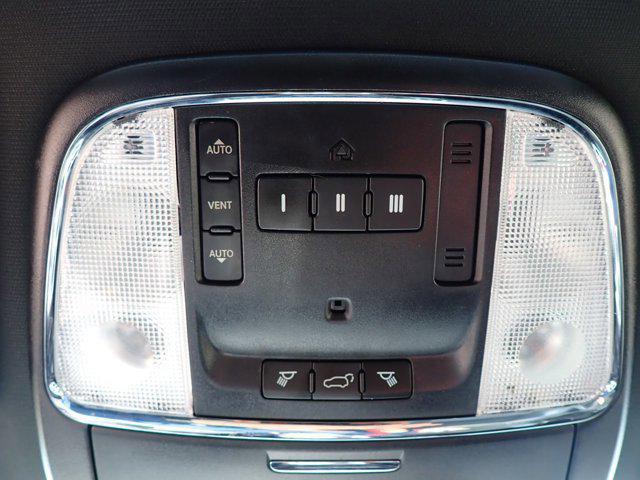 Photo of 2018 Bright White Clearcoat Jeep Grand Cherokee