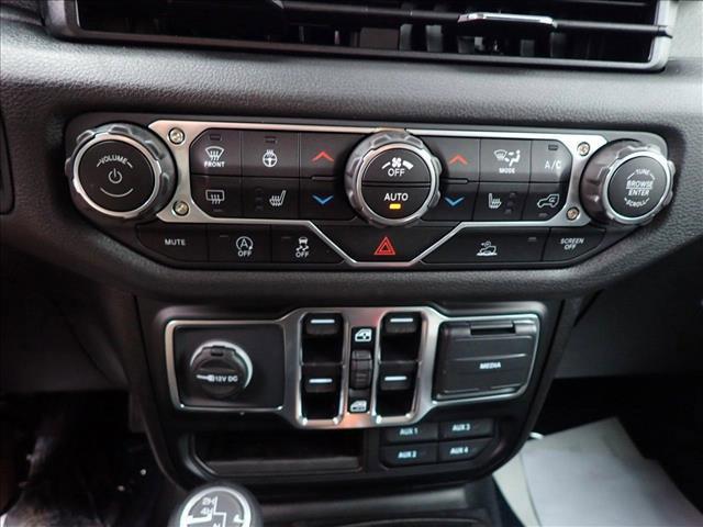 Photo of 2025 Hydro Blue Pearlcoat Jeep Gladiator