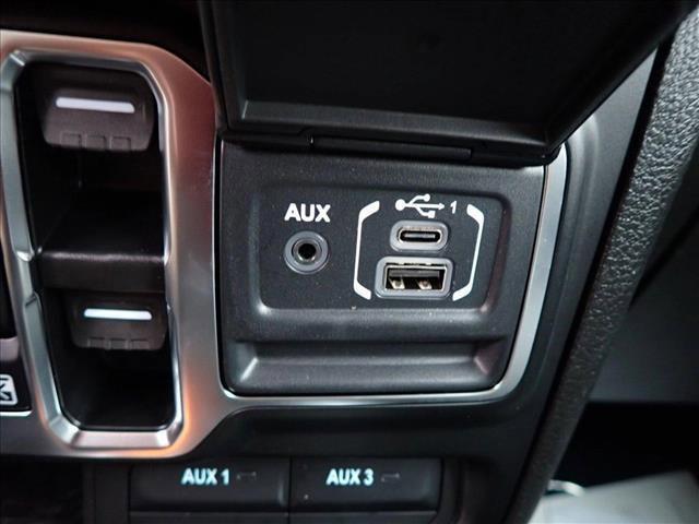 Photo of 2025 Hydro Blue Pearlcoat Jeep Gladiator