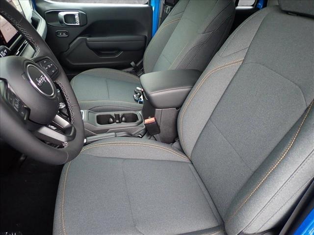 Photo of 2025 Hydro Blue Pearlcoat Jeep Gladiator