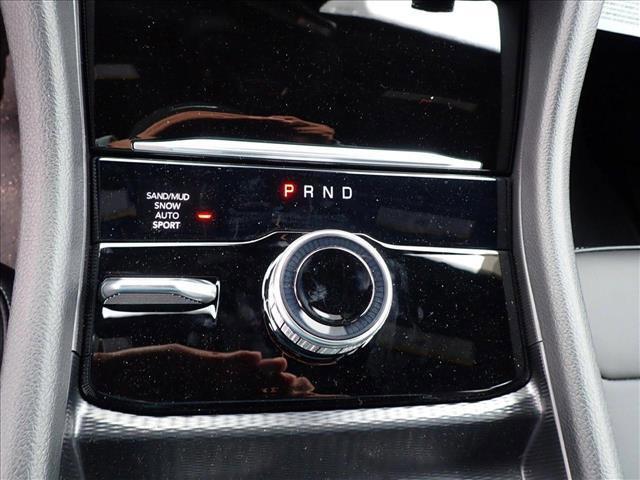 Photo of 2025 Diamond Black Crystal Pearlcoat Jeep Grand Cherokee