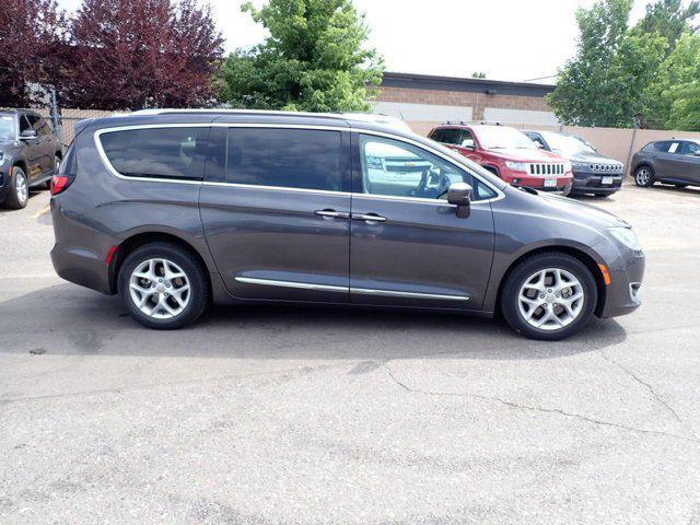 Photo of 2017 Granite Crystal Metallic Clearcoat Chrysler Pacifica
