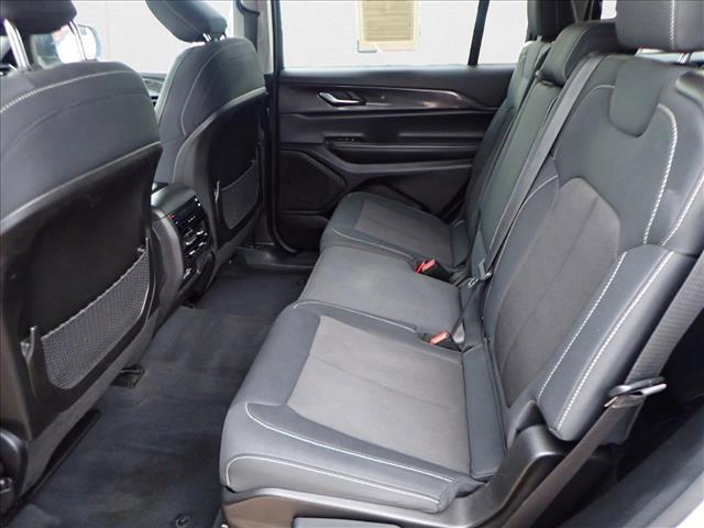 Photo of 2023 Silver Zynith Jeep Grand Cherokee L