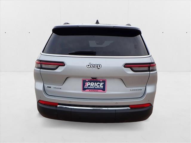 Photo of 2023 Silver Zynith Jeep Grand Cherokee L