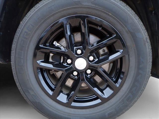 Photo of 2023 Silver Zynith Jeep Grand Cherokee L