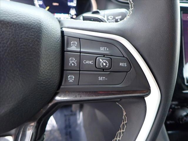 Photo of 2023 Silver Zynith Jeep Grand Cherokee L