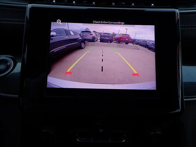 Photo of 2023 Silver Zynith Jeep Grand Cherokee L