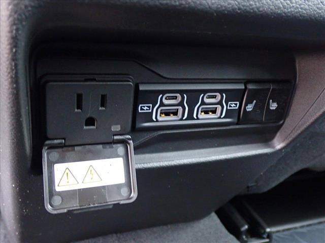 Photo of 2025 Silver Zynith Jeep Grand Cherokee