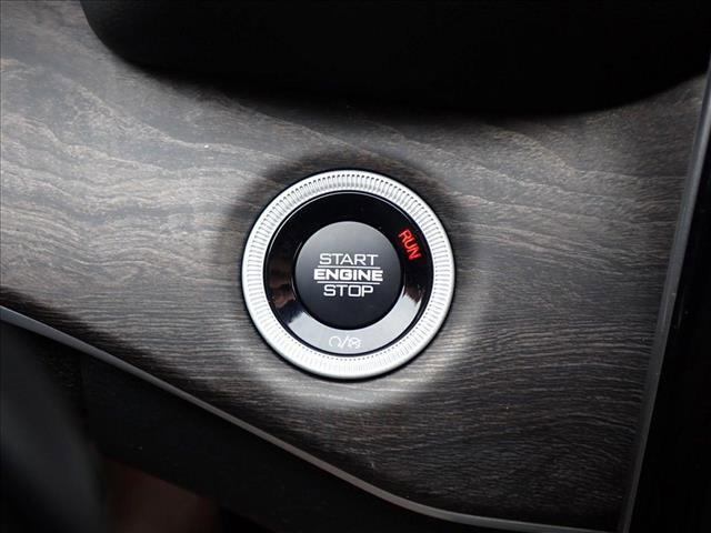 Photo of 2025 Silver Zynith Jeep Grand Cherokee