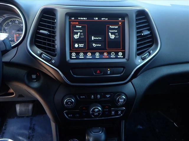 Photo of 2022 Granite Crystal Metallic Clearcoat Jeep Cherokee