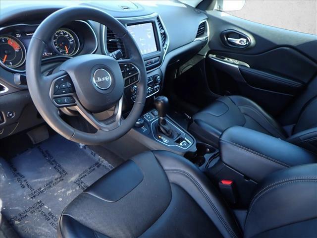 Photo of 2022 Granite Crystal Metallic Clearcoat Jeep Cherokee