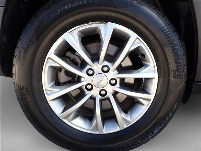 Photo of 2022 Granite Crystal Metallic Clearcoat Jeep Cherokee