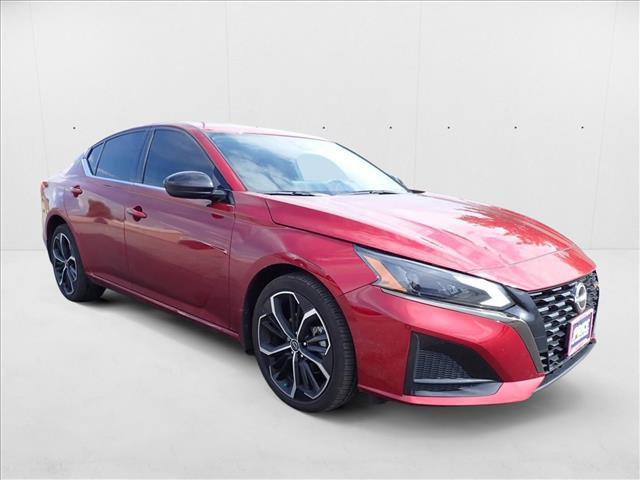 Photo of 2023 Scarlet Ember Tintcoat Nissan Altima
