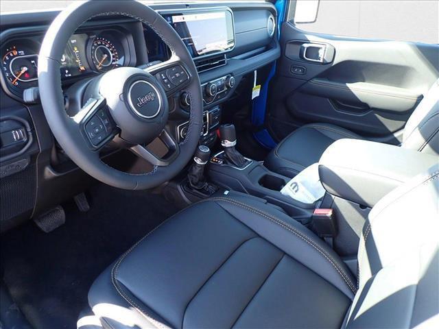 Photo of 2025 Hydro Blue Pearlcoat Jeep Gladiator