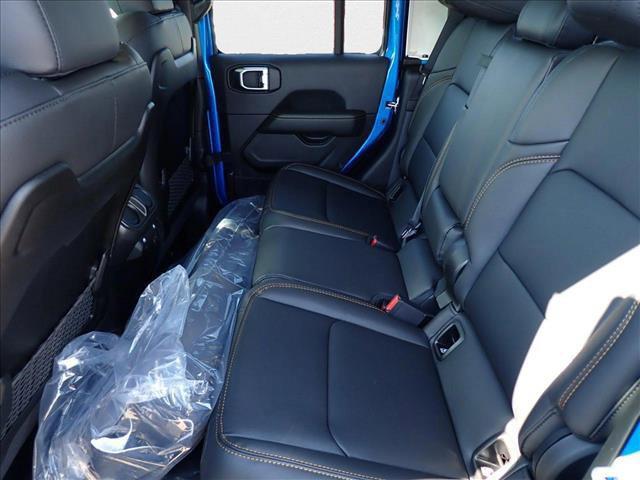 Photo of 2025 Hydro Blue Pearlcoat Jeep Gladiator
