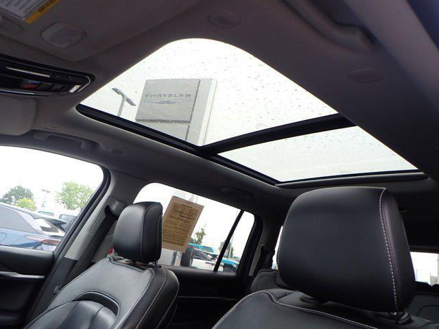 Photo of 2021 Silver Zynith Jeep Grand Cherokee L