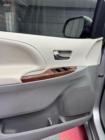 Photo of 2012 Predawn Gray Mica Toyota Sienna