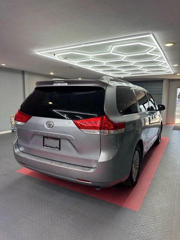 Photo of 2012 Predawn Gray Mica Toyota Sienna