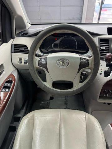 Photo of 2012 Predawn Gray Mica Toyota Sienna