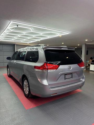 Photo of 2012 Predawn Gray Mica Toyota Sienna