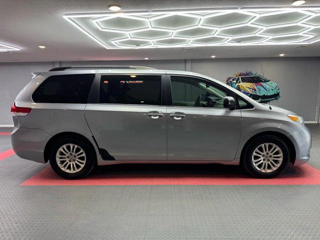 Photo of 2012 Predawn Gray Mica Toyota Sienna