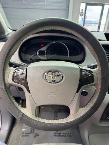 Photo of 2012 Predawn Gray Mica Toyota Sienna