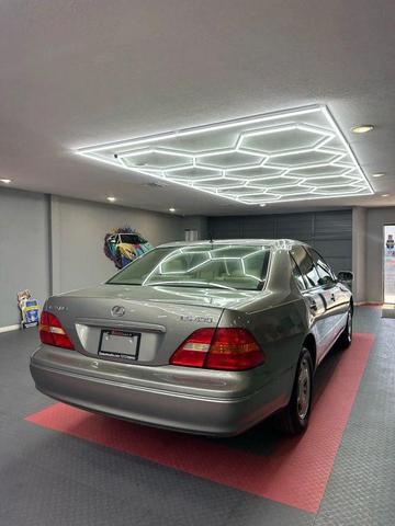 Photo of 2002 Millennium Silver Metallic Lexus LS 430